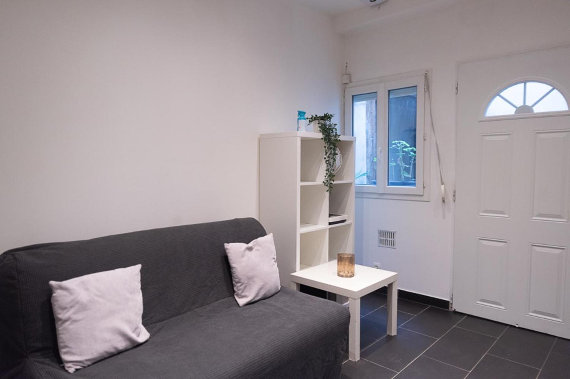 Lovely In Apartment *